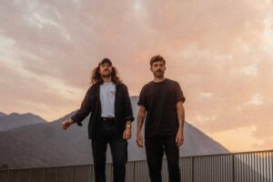 Alternative Folk Duo Amistat Unveil New EP “a moment in the sun”