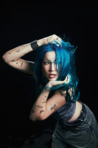 Charlotte Sands Drops New Single “back to you” | New Album Out March 6