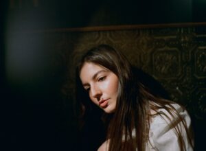 CASANDRA REVEALS NEW SINGLE “HOURGLASS” | ISLA TRANQUILITA LP OUT JULY 24