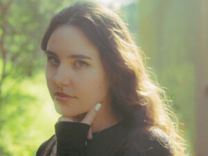 Acclaimed Australian Producer-Singer Pretty Girl Returns from a Year Away with “Body Step EP,” Released via Her Own Label earthside, Signs with Red Light Management
